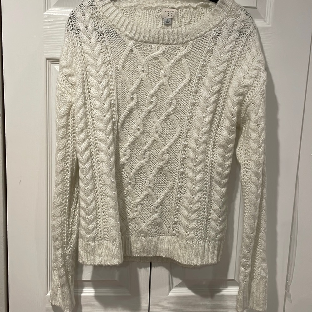 A New Day Pearl white Sweater. Size Medium. pearls on sweater. Worn once.
